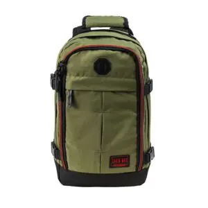 Gert úr endurunnum plastflöskum,Verndum jörðina og umhverfið. Flýgur frítt með Play ,Wizz Air eða Ryanair. Hin fullkomna stærð (40x20x25 cm) fyrir nýjar „ókeypis“ farangursreglur undir sæti. Handfarangur samhæfður ÖLLUM öðrum helstu flugfélögum. Pakkaðu meira en þú heldur í rúmgóðan 20 lítra bakpoka. Opnast eins og ferðataska með sveigjanleg mjúkhliða hönnun sem gefur fullkomið pökkunarfrelsi. Létt hönnun vegur aðeins 500g. Skipulagsvasi að framan með hólfum fyrir iPad, ferðaskilríki, penna og miða. Vasi með skjótum aðgangi framan á tösku. Bólstrað burðarhandfang að ofan.