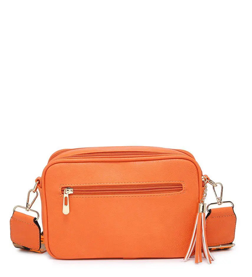 MODA Axlar taska Brún ,með breiðri ól. Stærð H 15 cm Br 23 cm Þ 8 cm