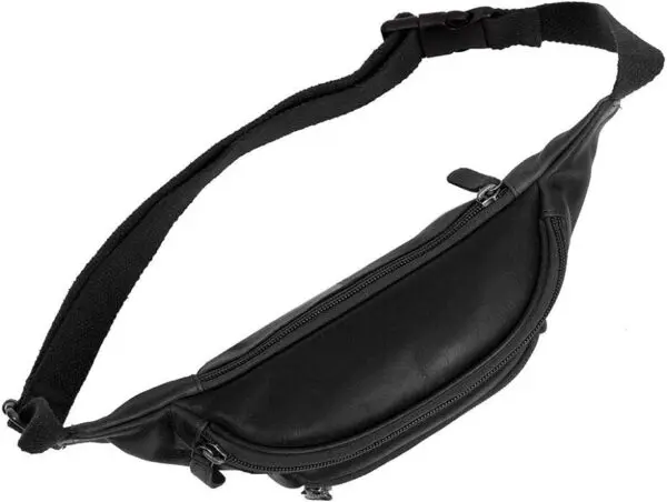 The Chesterfield Jack The Chesterfield Jack er hinn fullkomna og hagnýta mittis eða axlartaska fyrir dagsferð í miðbæinn þar sem hann hún er tilvalin stærð til að passa uppá öll verðmæti þín en samt þægileg. Taskan er úr ekta koníakslituðu leðri. Öll hólf eru með rennilásum sem auðvelt er að nálgast og hliðarvasi að aftan er þétt upp við líkama þinn sem þýðir að þú getur örugglega geymt mikilvægustu hlutina þína.