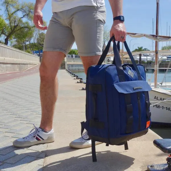 Bakpoki MEMPHIS 30L 45X36X20CM Stílhrein hönnun og fullkomin til að forðast auka handfarangursgjöld hjá flugfélögum eins og easyjet.