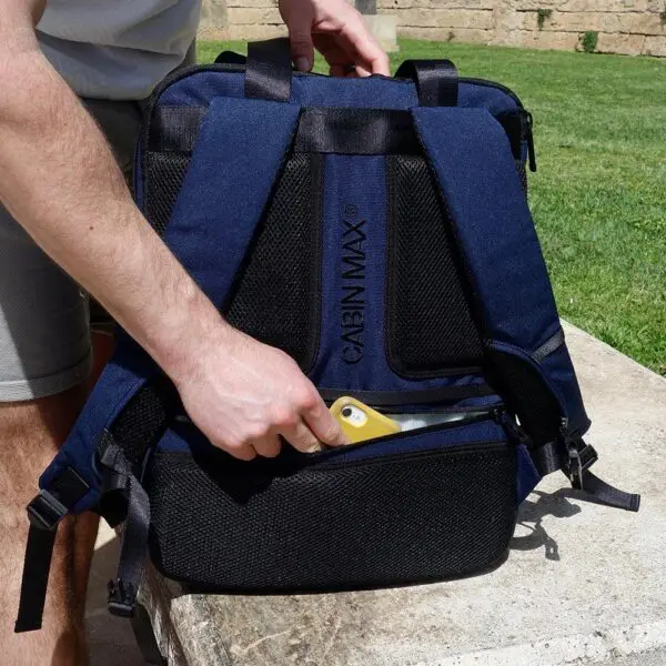 Bakpoki MEMPHIS 30L 45X36X20CM Stílhrein hönnun og fullkomin til að forðast auka handfarangursgjöld hjá flugfélögum eins og easyjet.