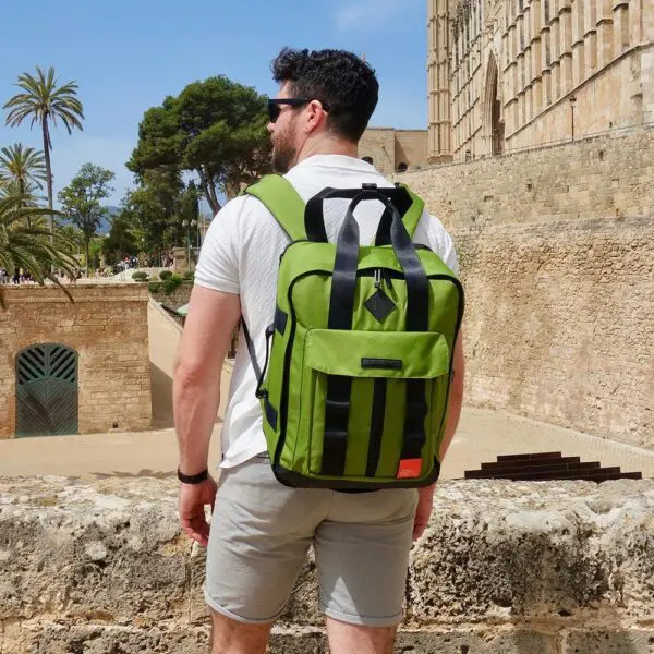 Bakpoki MEMPHIS 30L 45X36X20CM Stílhrein hönnun og fullkomin til að forðast auka handfarangursgjöld hjá flugfélögum eins og easyjet