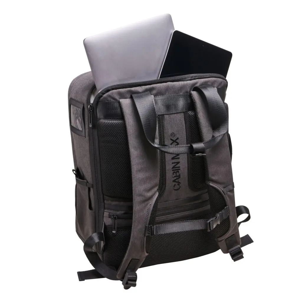 Bakpoki MEMPHIS 30L 45X36X20CM Stílhrein hönnun og fullkomin til að forðast auka handfarangursgjöld hjá flugfélögum eins og easyjet.