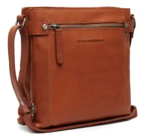 Þessi axlartaska úr leðri Brandis frá The Chesterfield Brand hefur sterkt útlit og er líka mjög hagnýt.