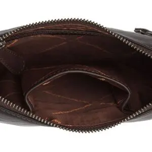 Þessi Redding leðurtaska frá The Chesterfield Brand hefur einstaka hönnun. Með ávölum hornum er hún algjört augnayndi og ætti því ekki að vanta í safnið þitt!