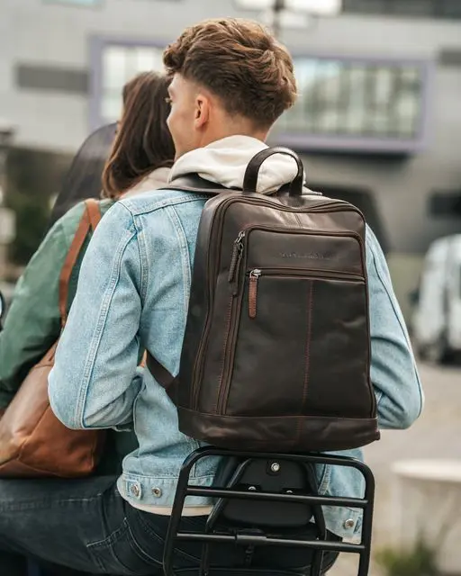 Chesterfield Detroit Dökk Brúnn Leðurbakpoki Fyrir 14″ Fartölvu - Image 2