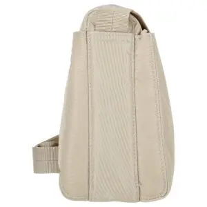 HEDGREN EYE M er með RFID vörn til að tryggja að kortin þín séu örugg fyrir misnotkun.