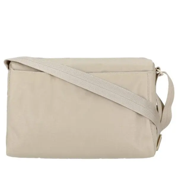 HEDGREN EYE M er með RFID vörn til að tryggja að kortin þín séu örugg fyrir misnotkun.