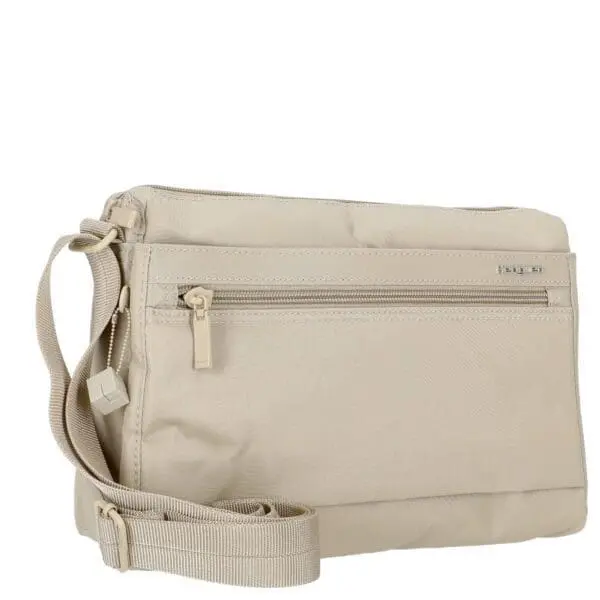 HEDGREN EYE M er með RFID vörn til að tryggja að kortin þín séu örugg fyrir misnotkun.