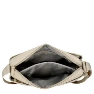 HEDGREN EYE M er með RFID vörn til að tryggja að kortin þín séu örugg fyrir misnotkun.