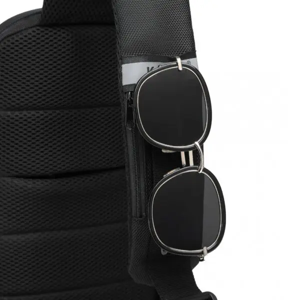 KONO Smart Sling brjóstpoki með USB hleðslutengi Svartur - Image 13