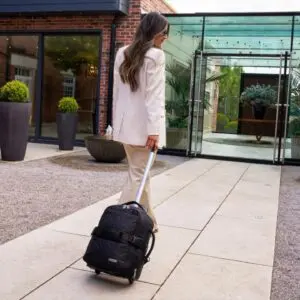 Evos Stækanleg Hybrid Bakpoki Svartur á hjólum 40x30x20 / 40x30x15 cm