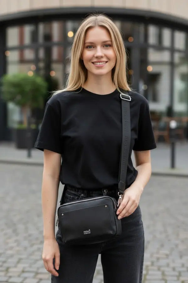 Miss1 Svört Vegan Hliðartaska