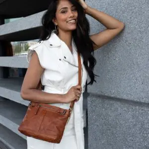 Spikes & Sparrow leður krosspoki  Arkansas  Brandy Cognac