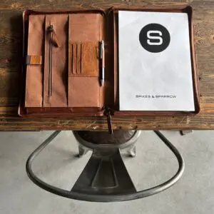Spikes & Sparrow leðurskrifveski/spjaldtölva Boston Brandy Cognac