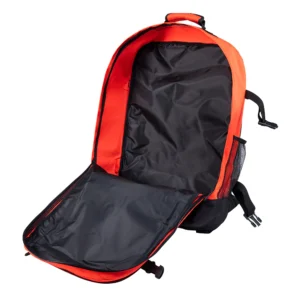 Bakpoki METZ 44L RPET ♻️55X40X20CM Vintage Orange Unnið úr RPET - efni sem er unnið úr plastflöskum eftir neyslu sem venjulega gætu hafa endað á urðunarstað eða í sjó. Handfarangursbakpoki með 55x40x20cm mjúkri skel sem er hannaður til að passa 94% af flufélugum á heimsvísu. Stór 44 lítra farþegataska gerir það mögulegt að fljúga án þess að innrita farangur í lestina. Létt en endingargóð hönnun. 0,7 kg. Er með risastórt 44L aðalpökkunarhólf, skipulags vasa að framan og fljótlegur rennilás sem er tilvalinn fyrir vegabréf og ferðaskilríki. Hástyrkur varanlegur, sturtuheldur og endurvinnanlegur 600D pólýester efni. Stillanlegar axlarólar, burðarhandfang, hliðarstillanleg þjöppunaról og bólstraður vinnuvistfræðilegur bakhluti.