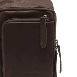 Þessi crossbody taska úr leðri og er fullkominn ferðafélagi í borgarferð, hátíð eða útileguna!