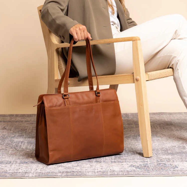 The Chesterfield Fidenza 15″ Tölvutaska Cognac