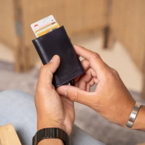 Chesterfield kortaveski París með RFID vörn Svart