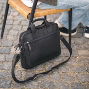 Chesterfield  Calvi 15,6" Svört