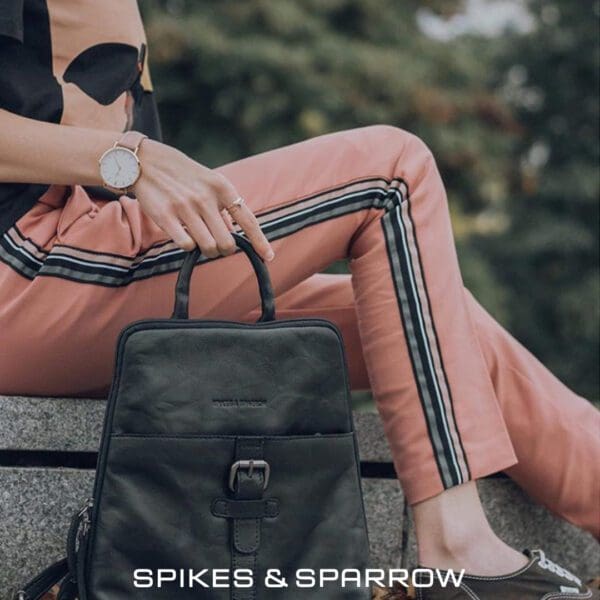 Spikes & Sparrow Leather Backpack  Texas  Svartur +Regncover