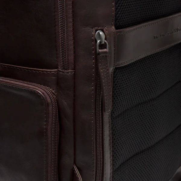 The Chesterfield Lennox Brúnn 15" Tölvuhólf - Image 8