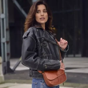 Spikes & Sparrow leðuraskrosspoki með flipa  Genya Brandy Cognac