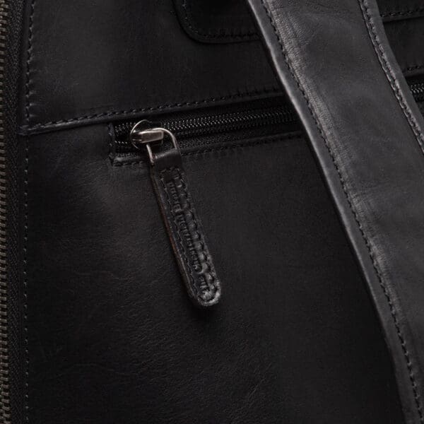 The Chesterfield Fornella Svartur - Image 5